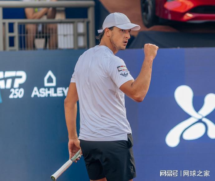 乐鱼体育-张帅决胜盘力竭无缘决赛，球迷支招梅总等快跑，小紫薇偷拿冠军