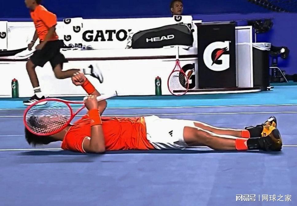 乐鱼体育-张帅决胜盘力竭无缘决赛，球迷支招梅总等快跑，小紫薇偷拿冠军