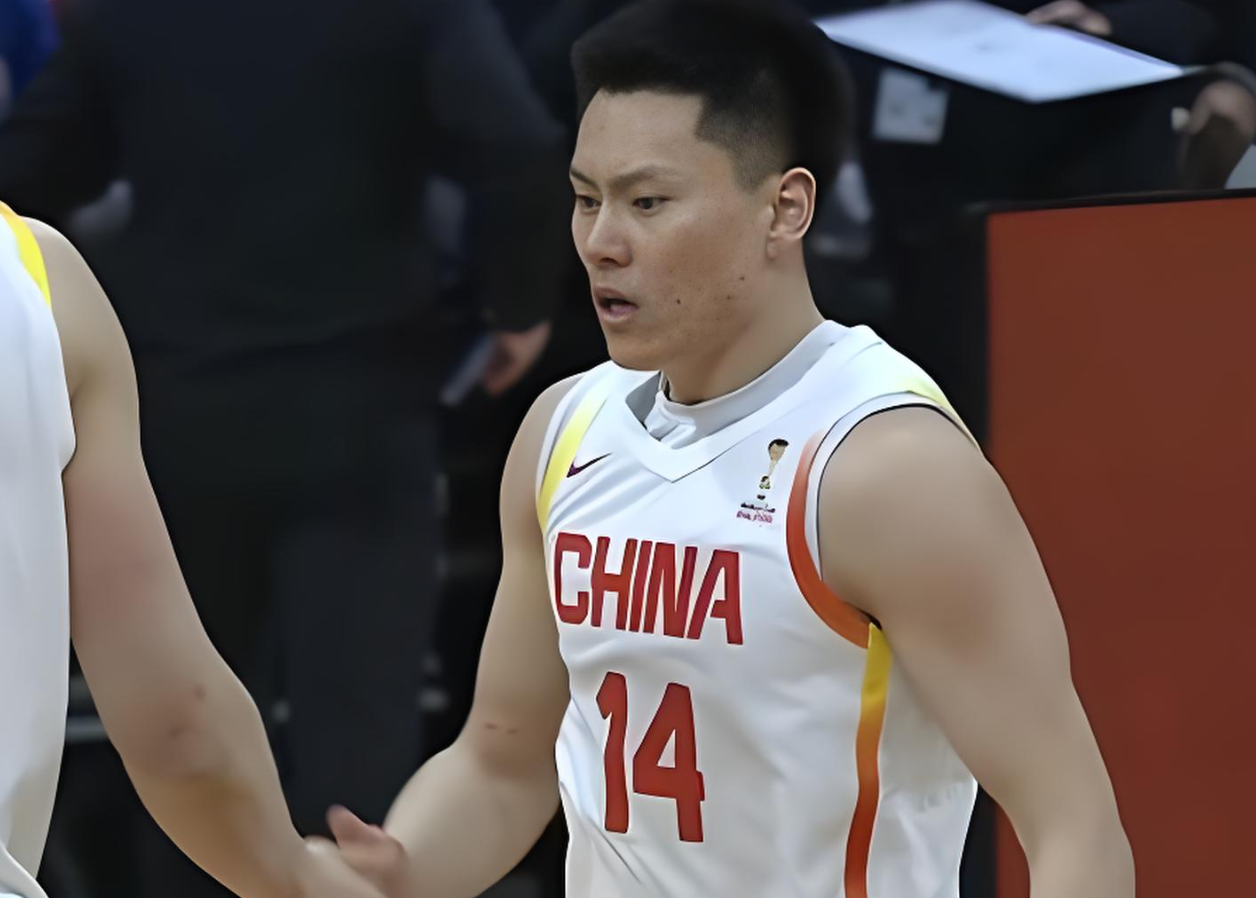 乐鱼官网官方网站-男篮赢7分！杨健大赞1人：能攻能守，起到了奇兵的作用