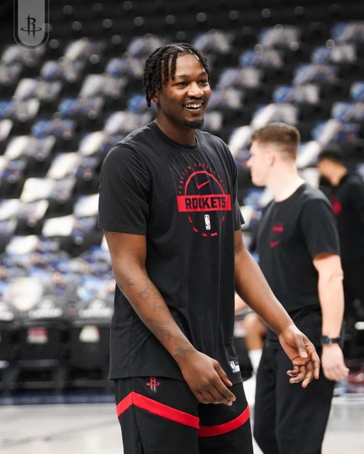 欢迎使用乐鱼app-2场6中1只得3分！火箭大闸回暖无望？5300万坑了斯通，交易难出手