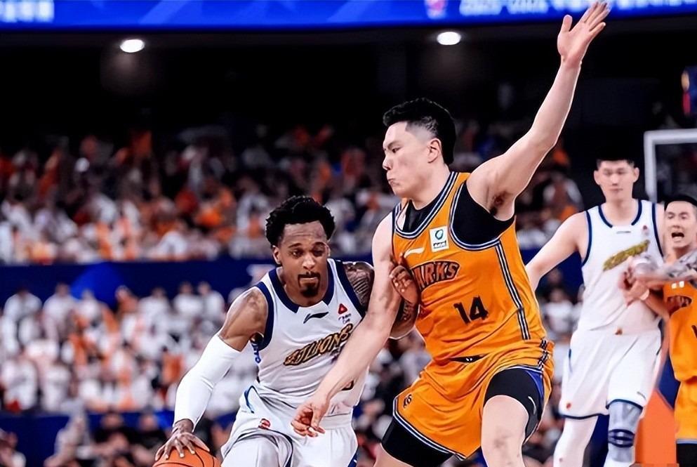 乐鱼体育-广厦0-3不敌上海，赛后还有3个坏消息，广厦夺冠悬了