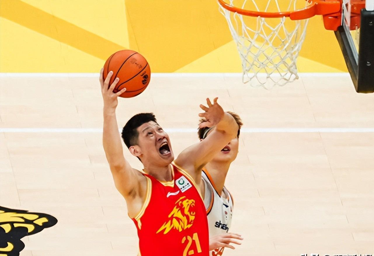 乐鱼体育-绝妙调整!广厦101-93击败上海挽回颜面,王博“弃2人”是关键