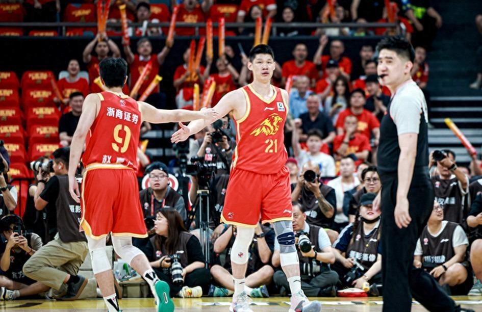 乐鱼体育-绝妙调整!广厦101-93击败上海挽回颜面,王博“弃2人”是关键